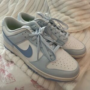 Women’s Nike Dunks “Blue Tint” Size 9